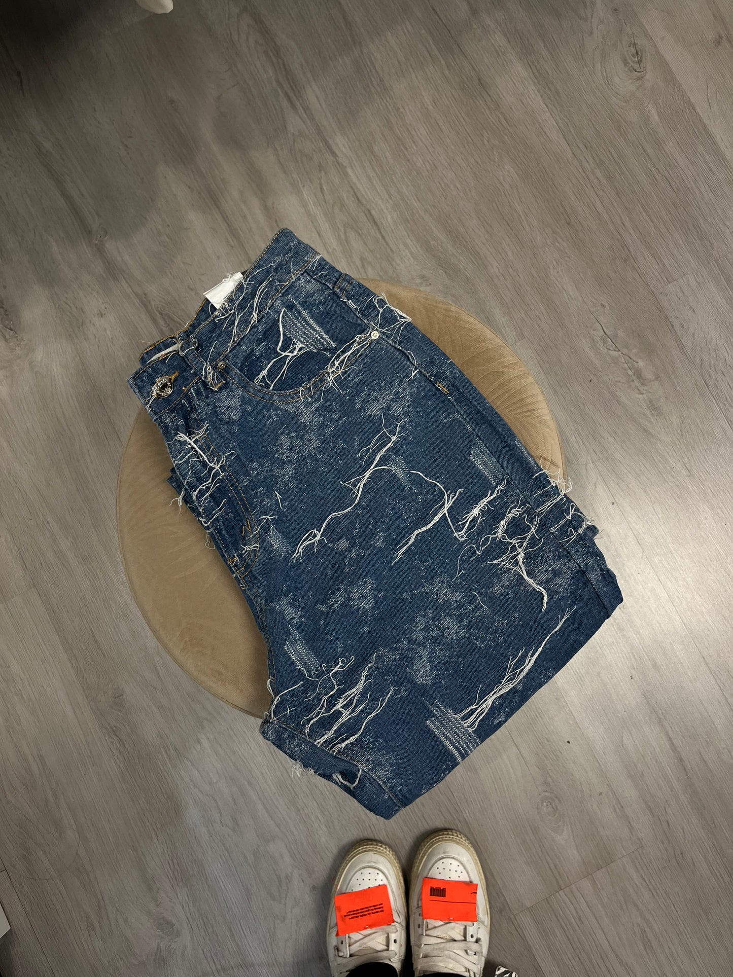 Jeans “Cut”