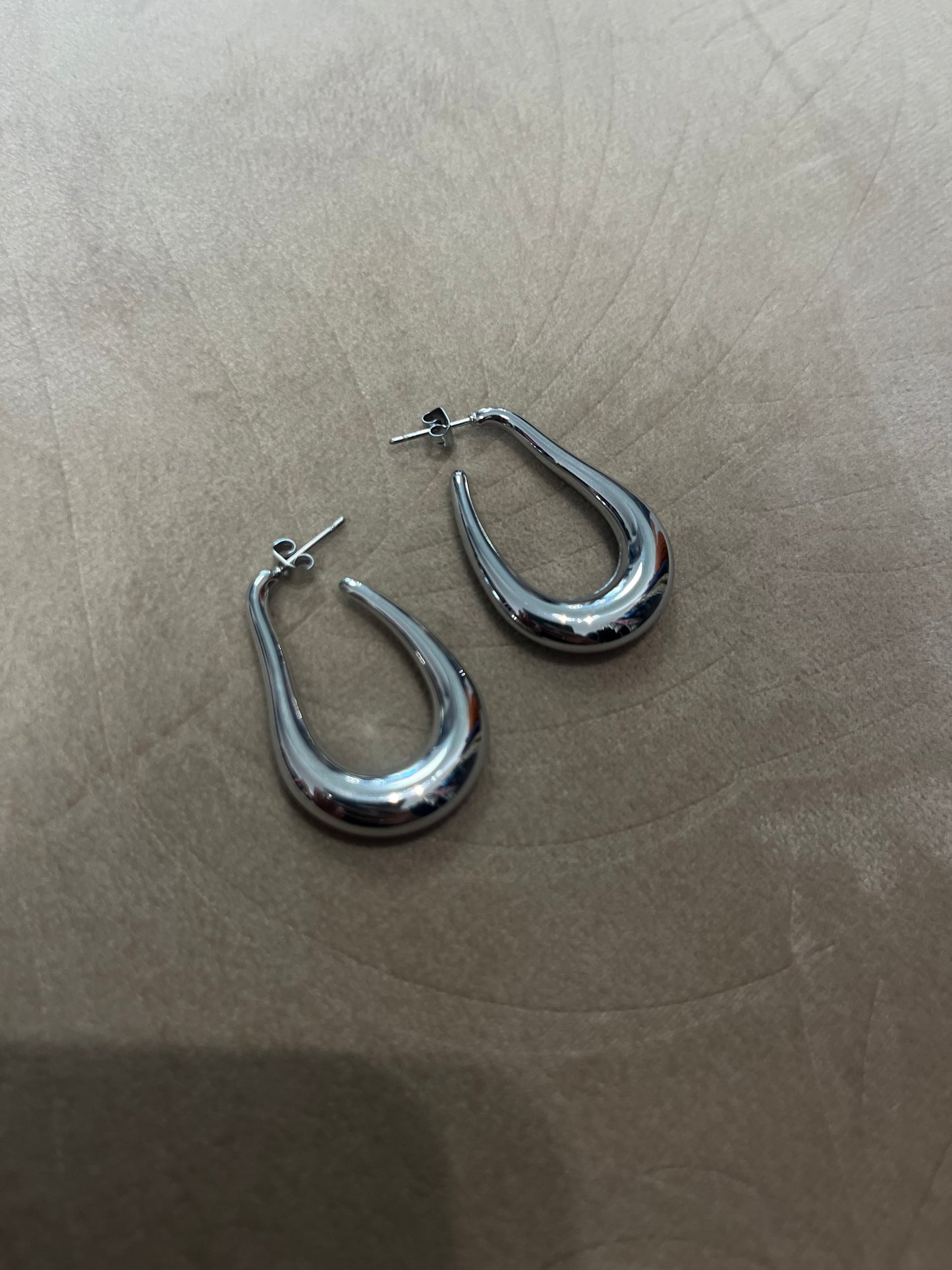 "Oval" earring