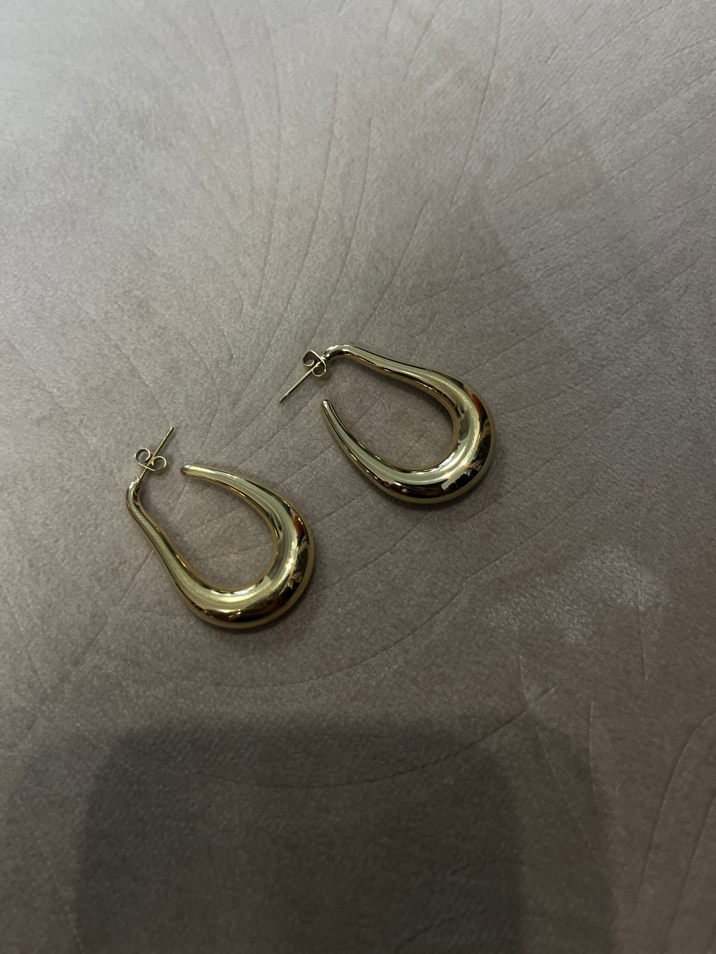 "Oval" earring